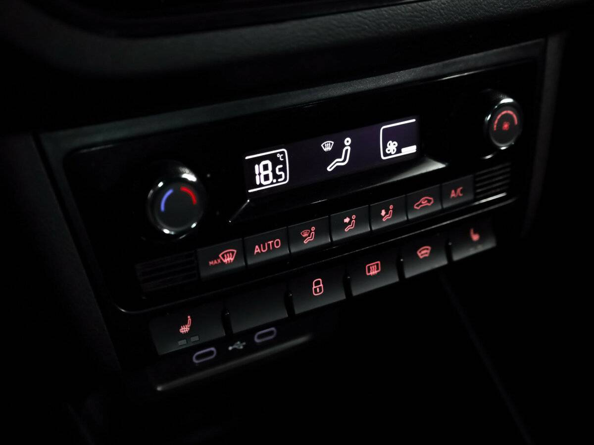 Купить Volkswagen Polo VI, 2021, 107 504 км, фото №16