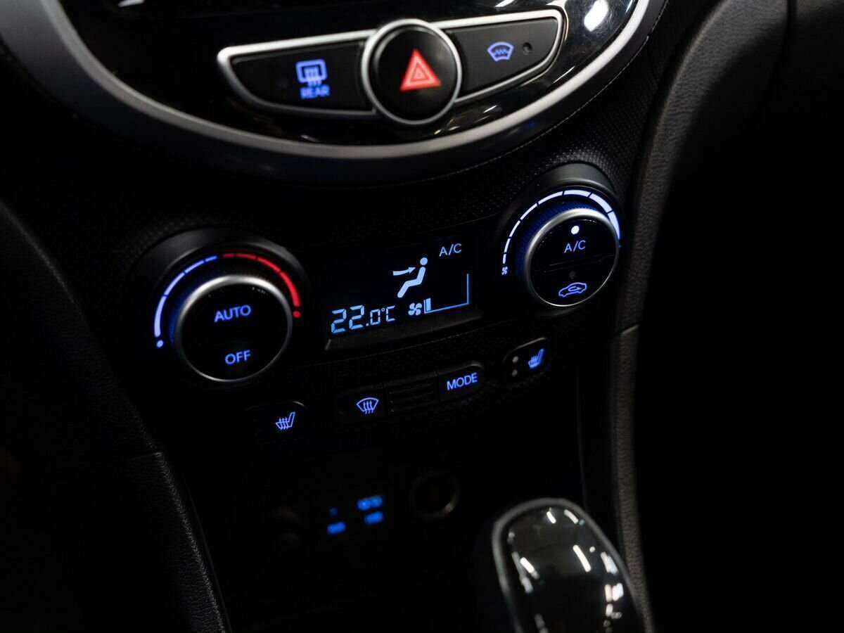 Купить Hyundai Solaris, 2015, 149 445 км, фото №11