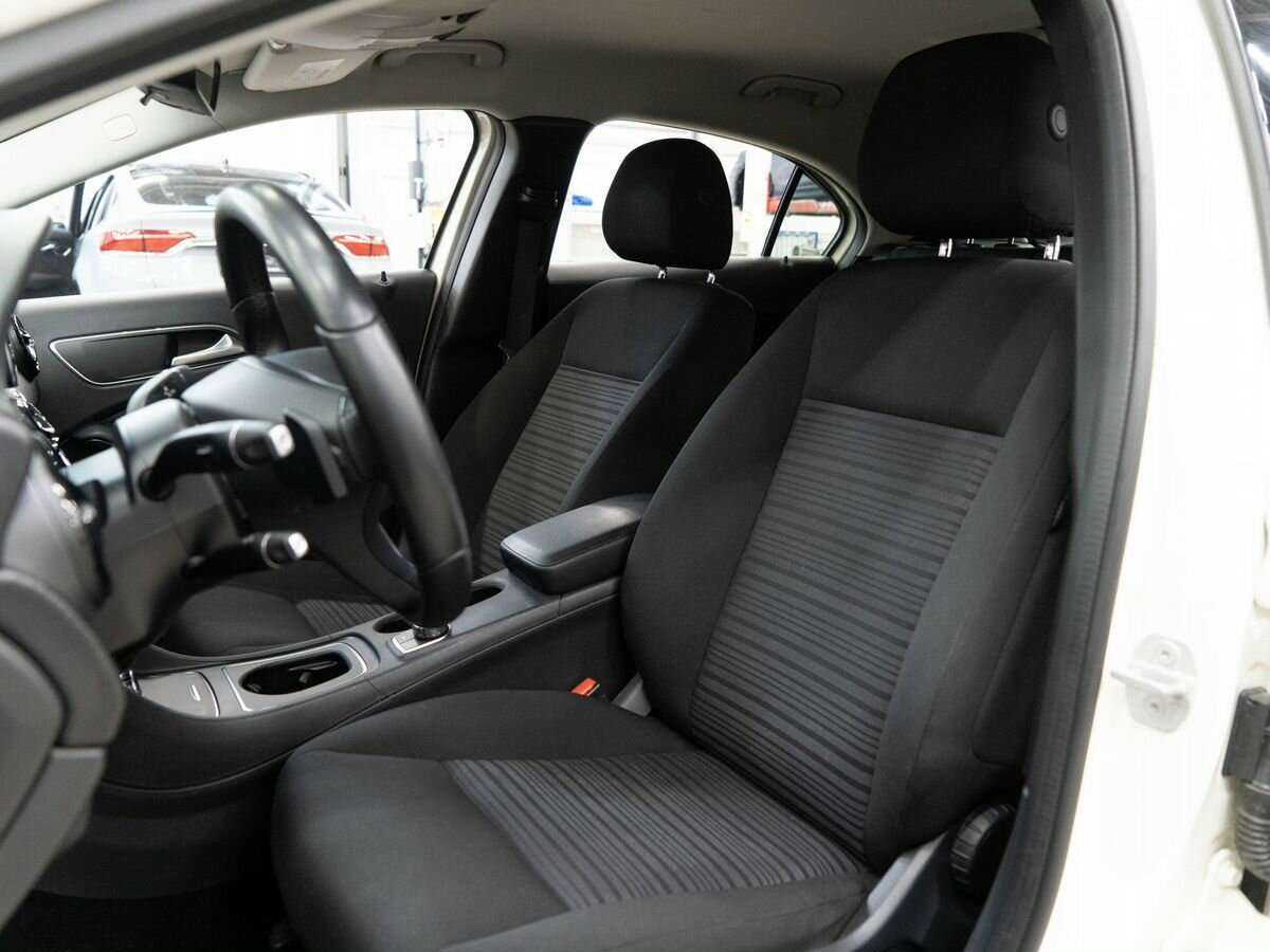 Купить Mercedes-Benz A-Класс 180, 2016, 130 000 км, фото №6