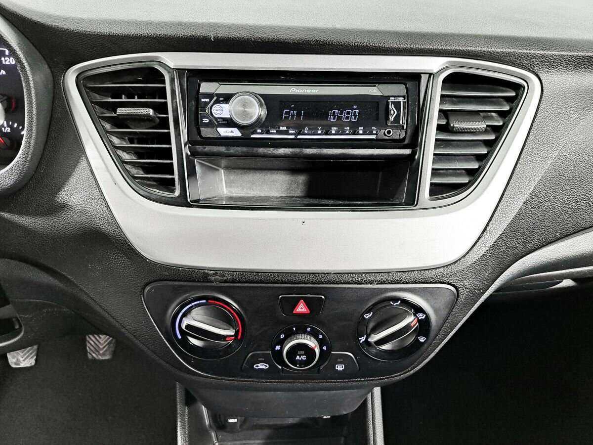 Купить Hyundai Solaris, 2017, 135 403 км, фото №13