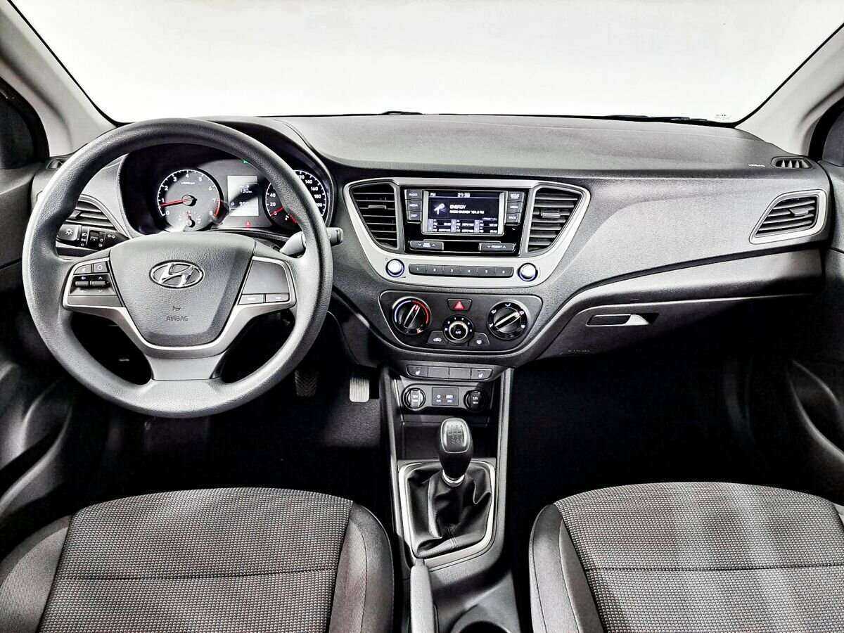 Купить Hyundai Solaris, 2018, 12 905 км, фото №12