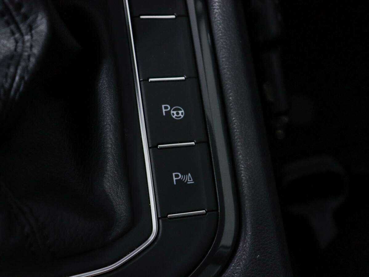 Купить Volkswagen Tiguan, 2018, 118 948 км, фото №14