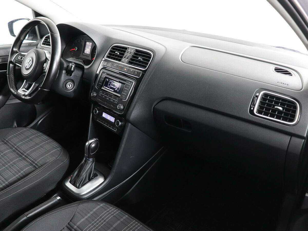 Купить Volkswagen Polo, 2017, 120 049 км, фото №9