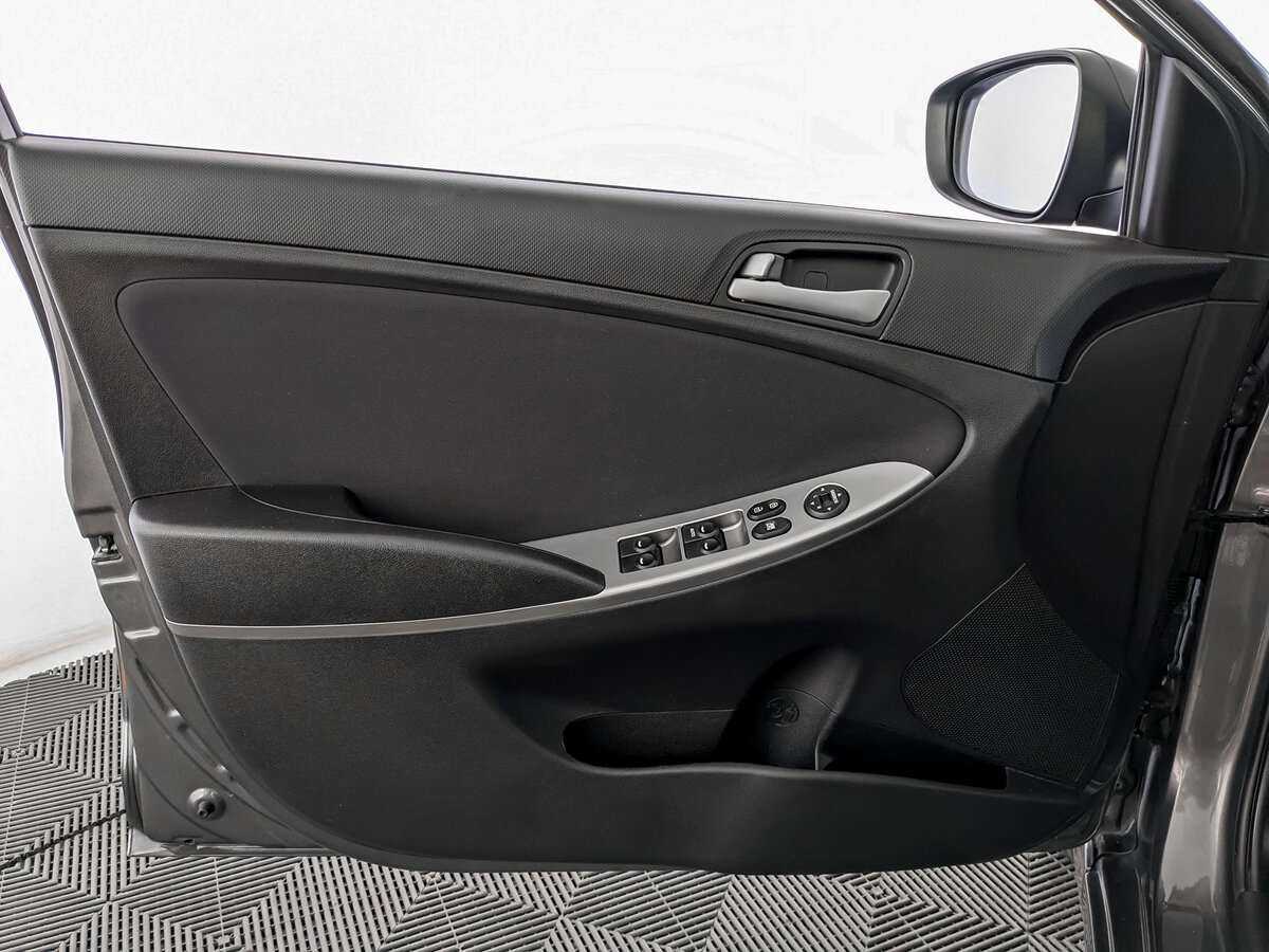 Купить Hyundai Solaris, 2015, 184 890 км, фото №15