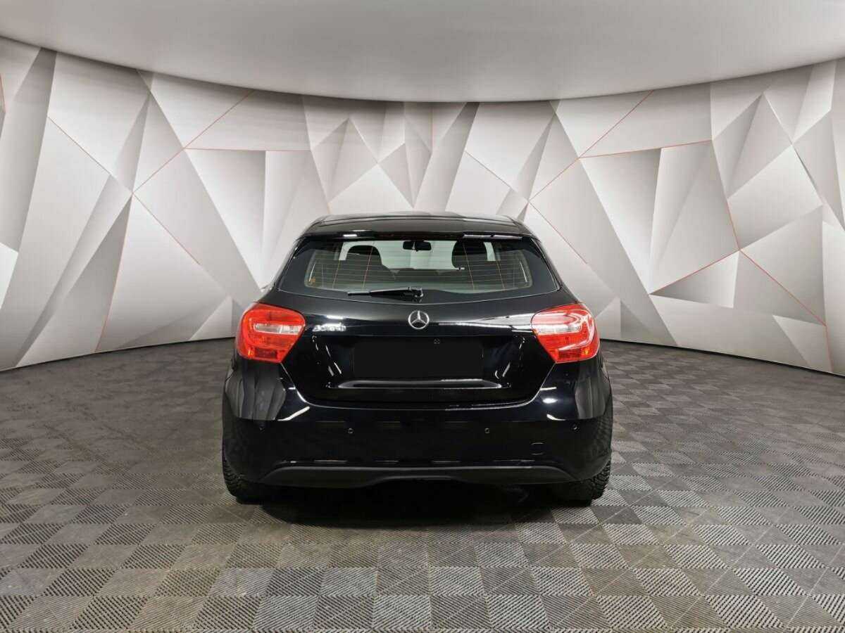 Купить Mercedes-Benz A-Класс 180, 2014, 70 496 км, фото №8