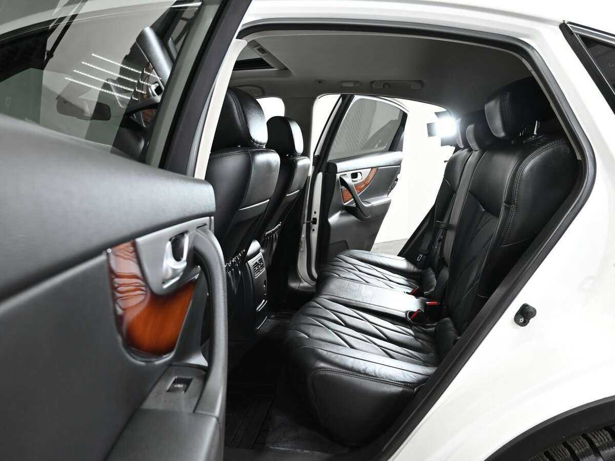 Купить Infiniti FX30d, 2012, 172 000 км, фото №6