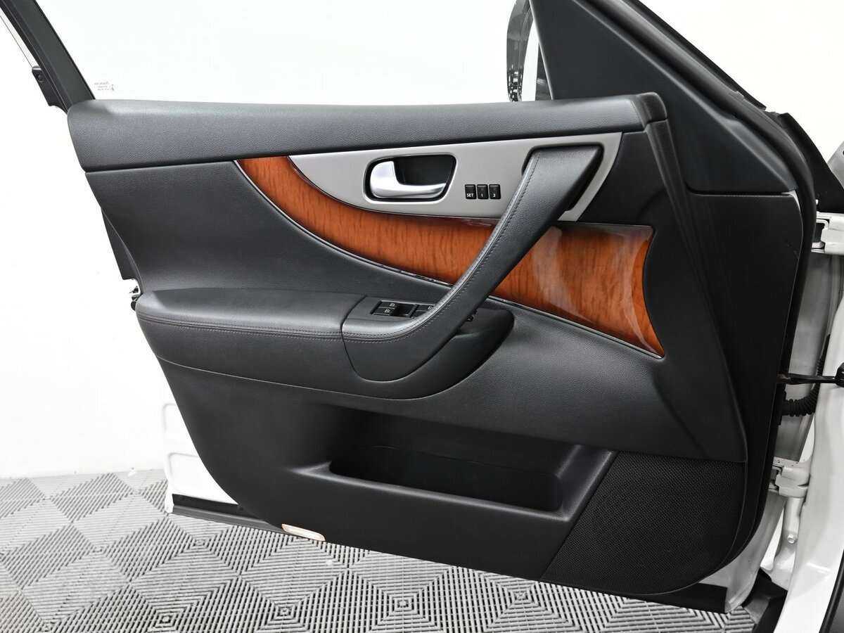 Купить Infiniti FX30d, 2012, 172 000 км, фото №9