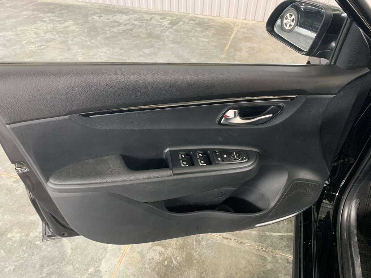 Купить Kia Rio X-Line, 2018, 34 525 км, фото №17