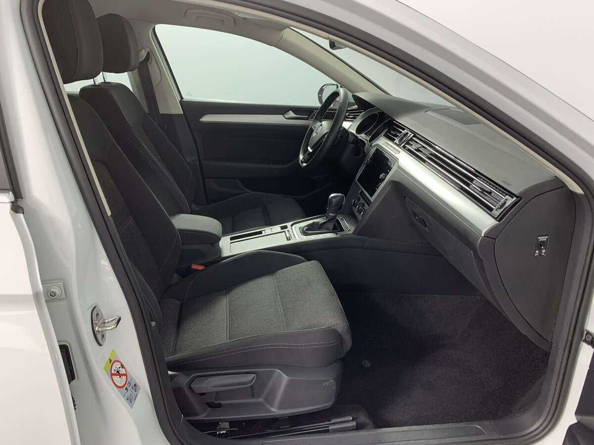 Купить Volkswagen Passat, 2019, 101 776 км, фото №15