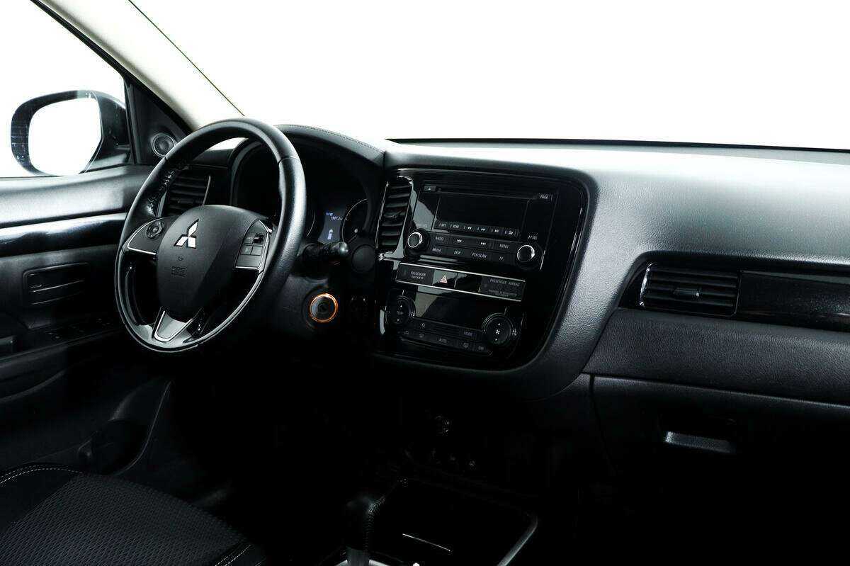 Купить Mitsubishi Outlander, 2018, 101 000 км, фото №9