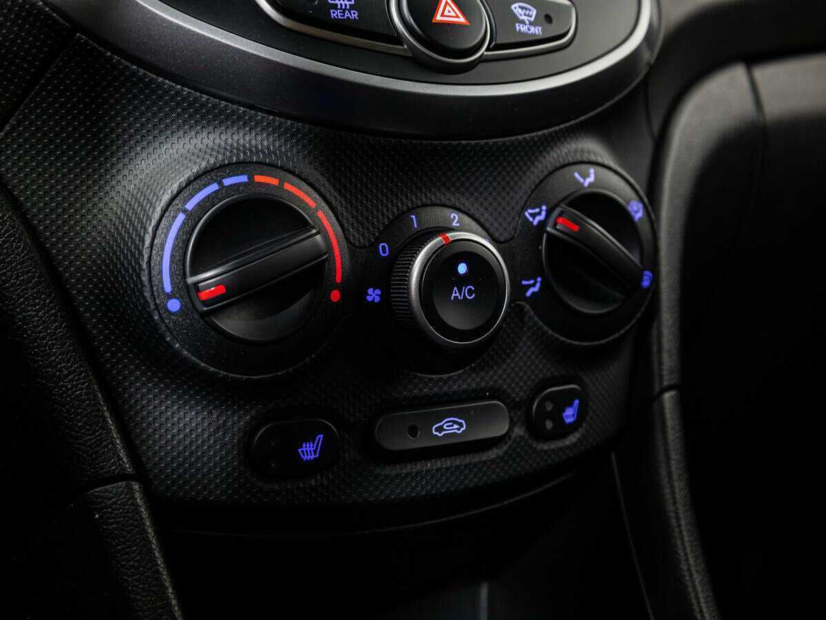 Купить Hyundai Solaris, 2016, 70 000 км, фото №15