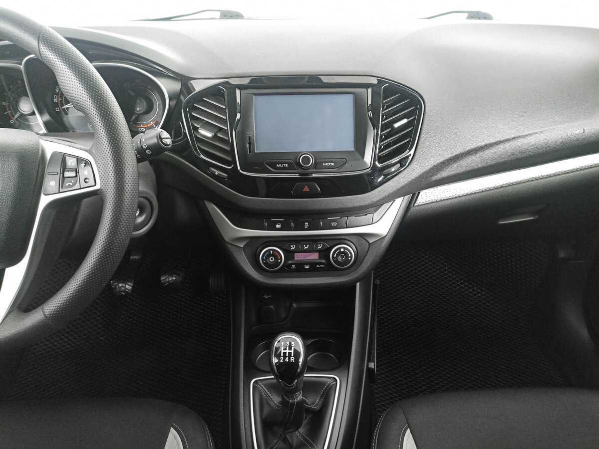 Купить Lada (ВАЗ) Vesta SW Cross, 2017, 100 241 км, фото №13