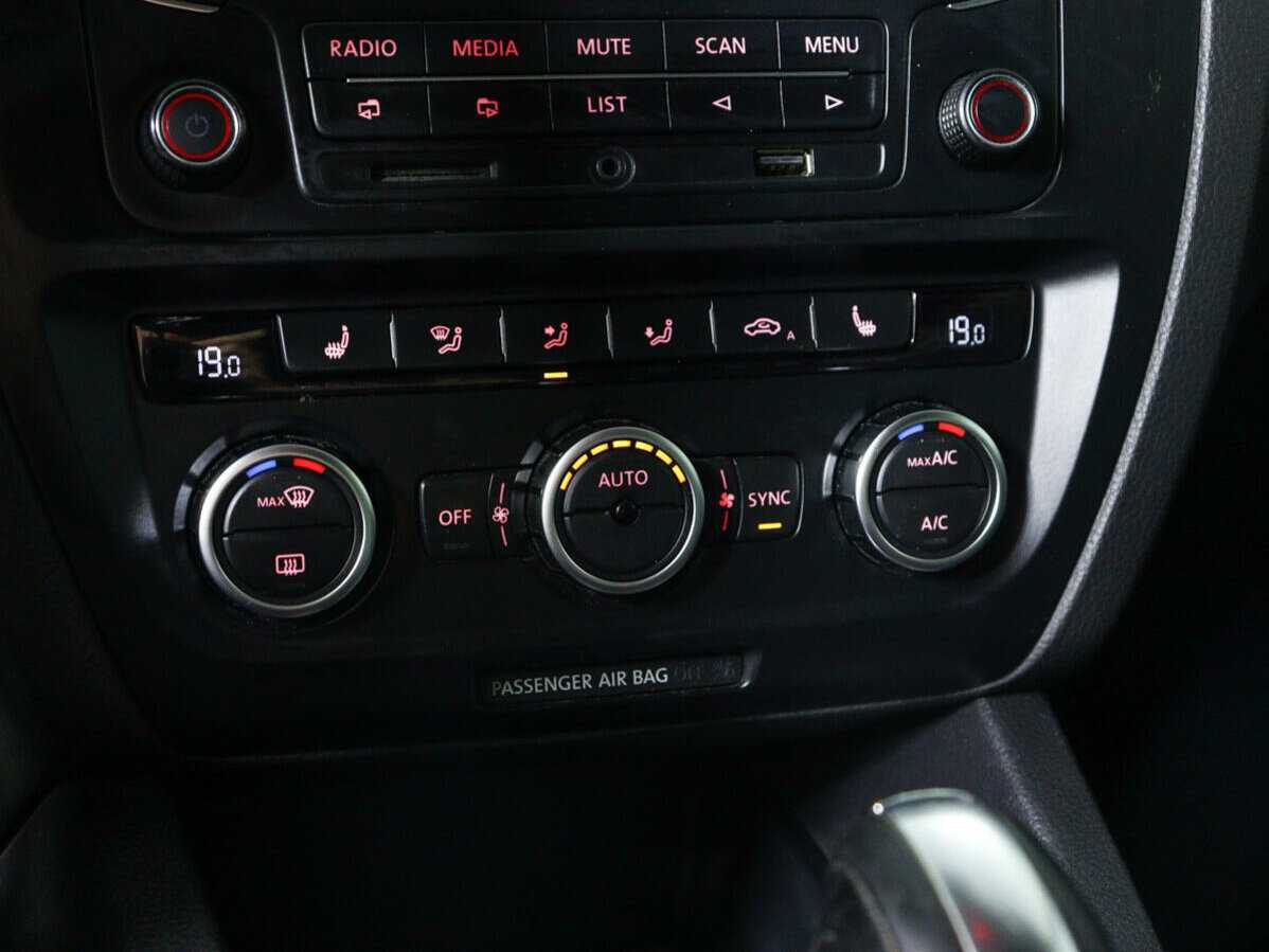 Купить Volkswagen Jetta, 2013, 285 125 км, фото №14