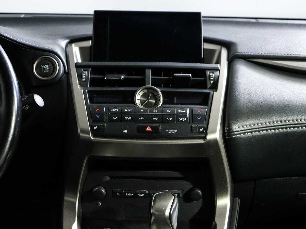 Купить Lexus NX 200, 2015, 129 100 км, фото №11