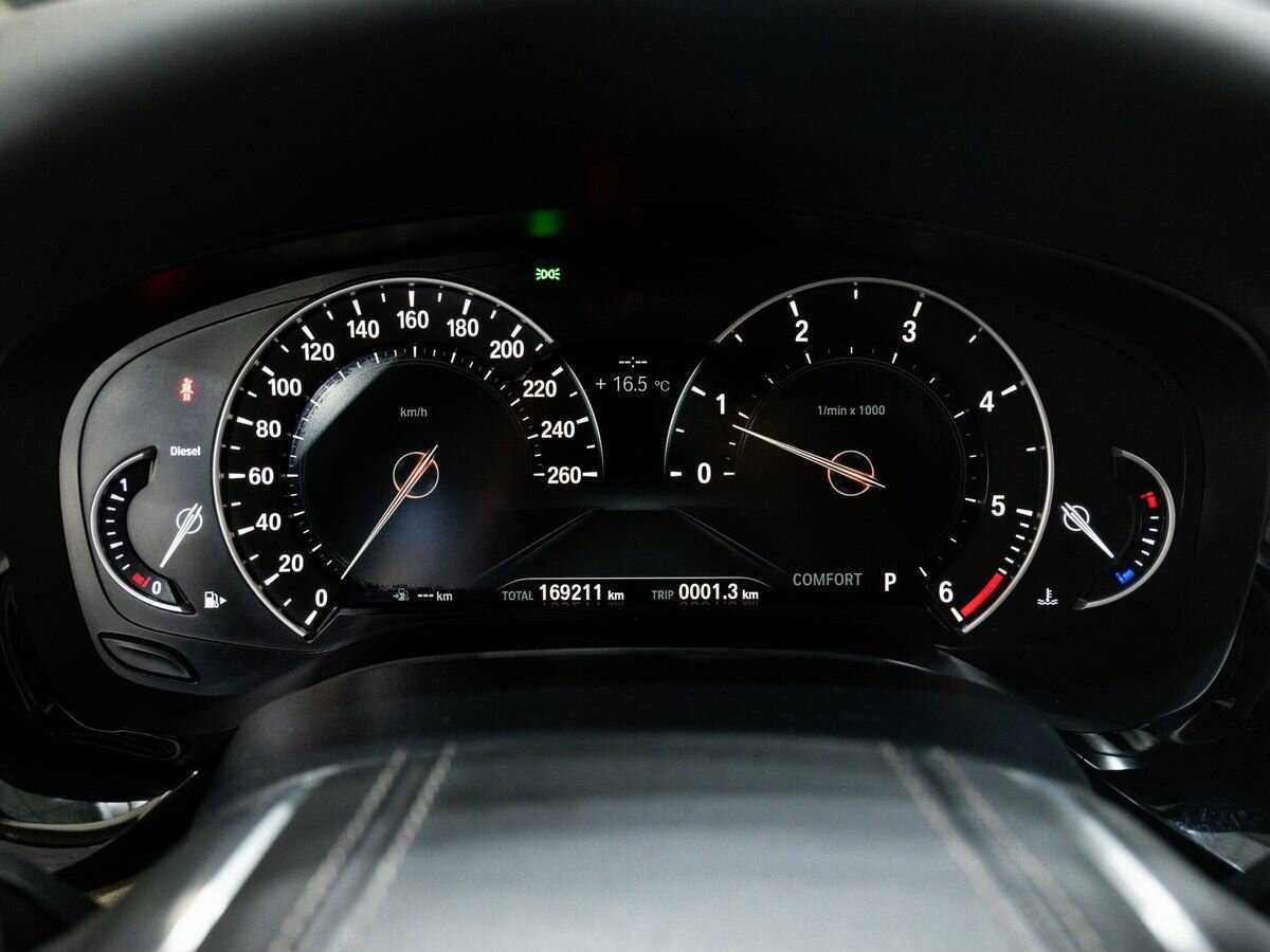 Купить BMW 5 серии 520d, 2017, 160 000 км, фото №18