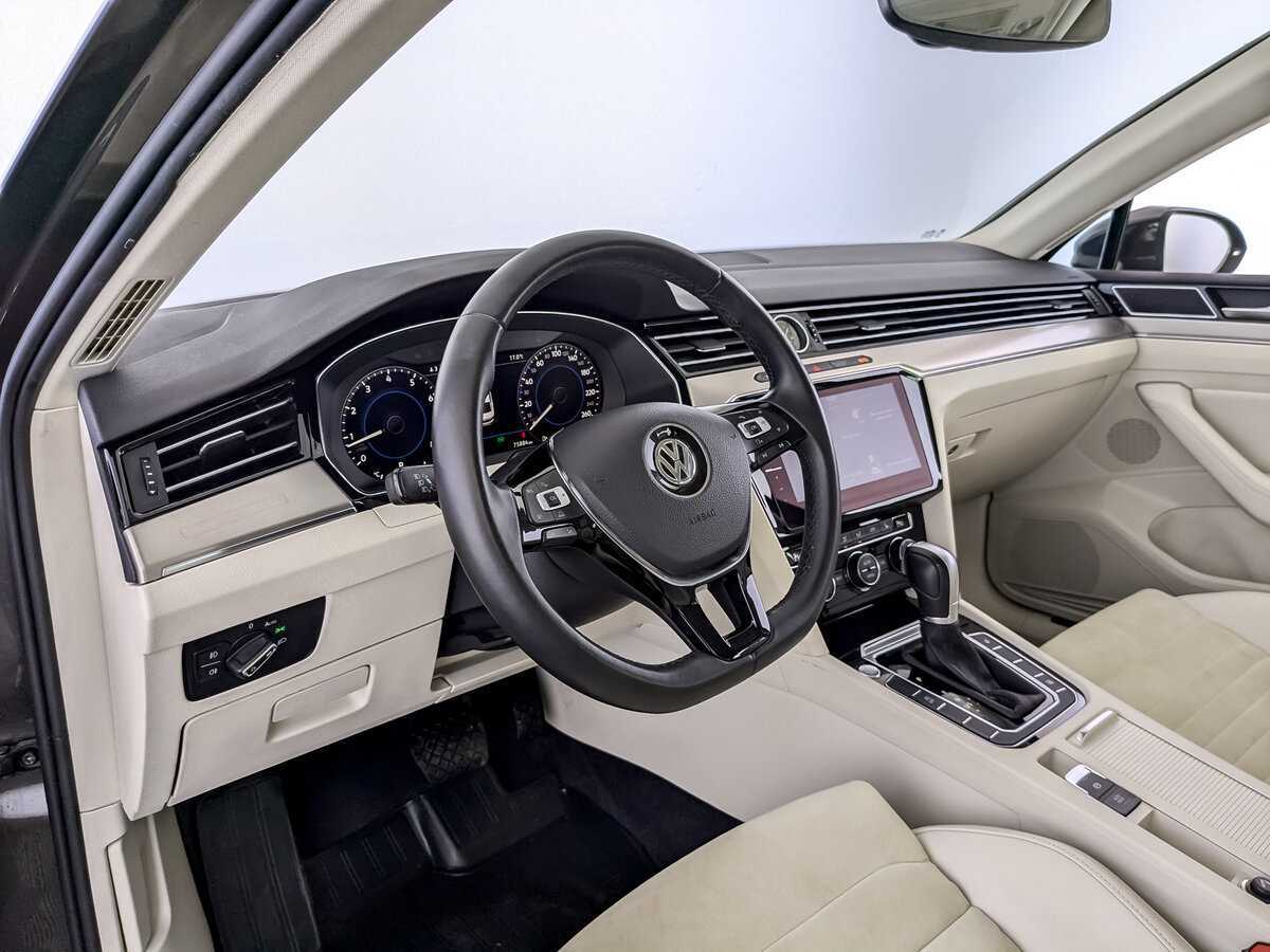 Купить Volkswagen Passat, 2017, 75 878 км, фото №16