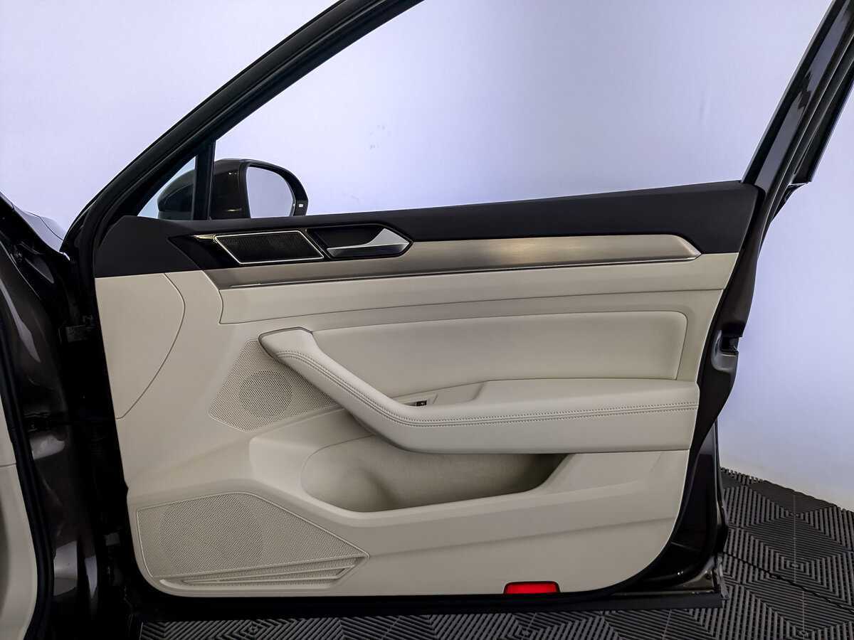Купить Volkswagen Passat, 2017, 75 878 км, фото №23