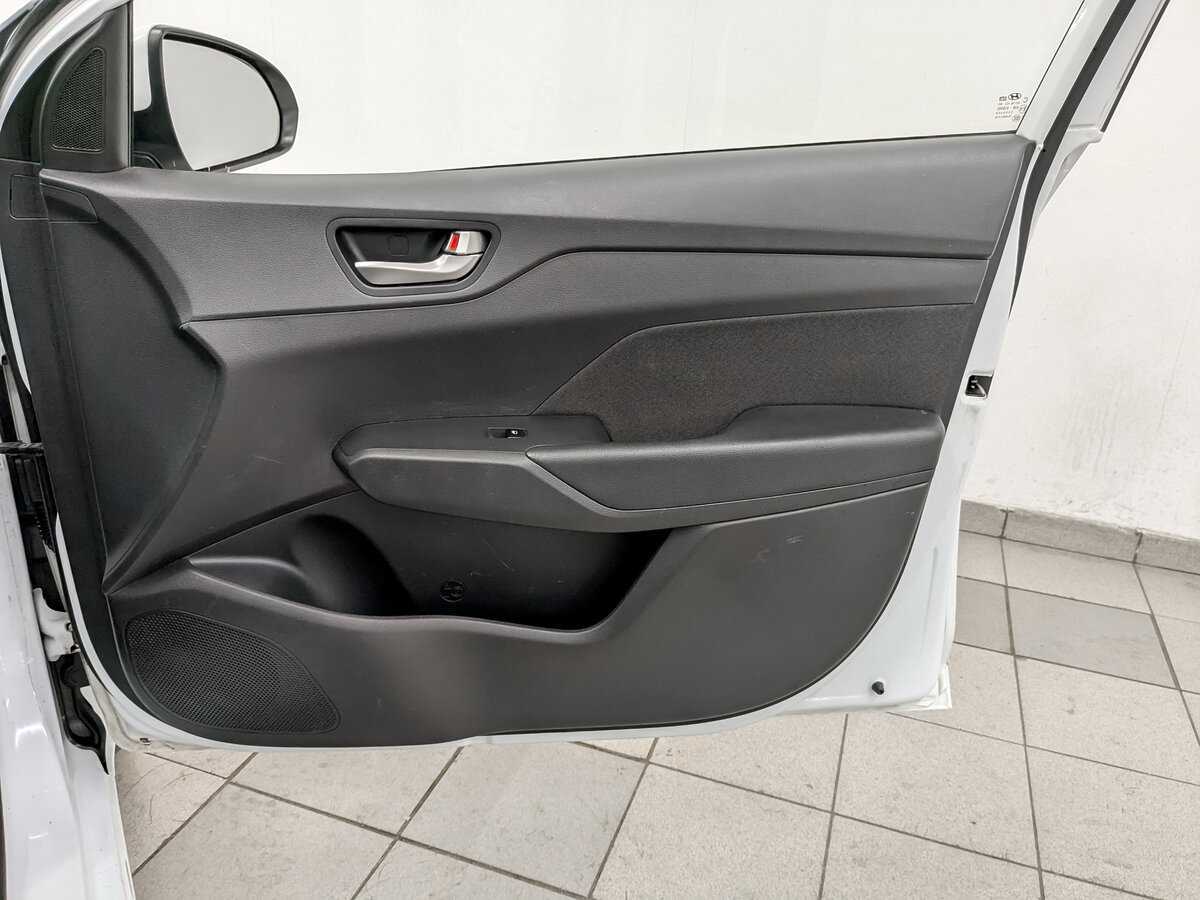 Купить Hyundai Solaris, 2019, 140 722 км, фото №22