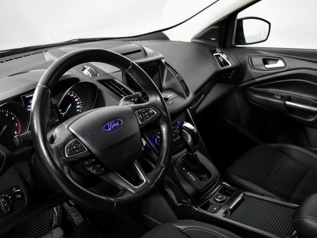 Купить Ford Kuga, 2017, 135 000 км, фото №9