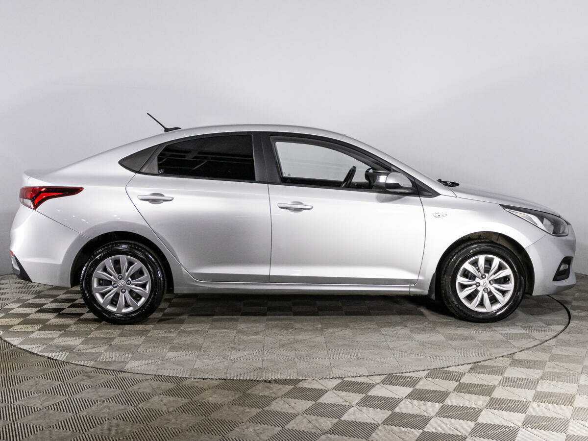 Купить Hyundai Solaris, 2019, 84 390 км, фото №4