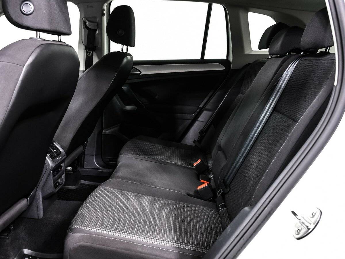 Купить Volkswagen Tiguan, 2019, 68 130 км, фото №13