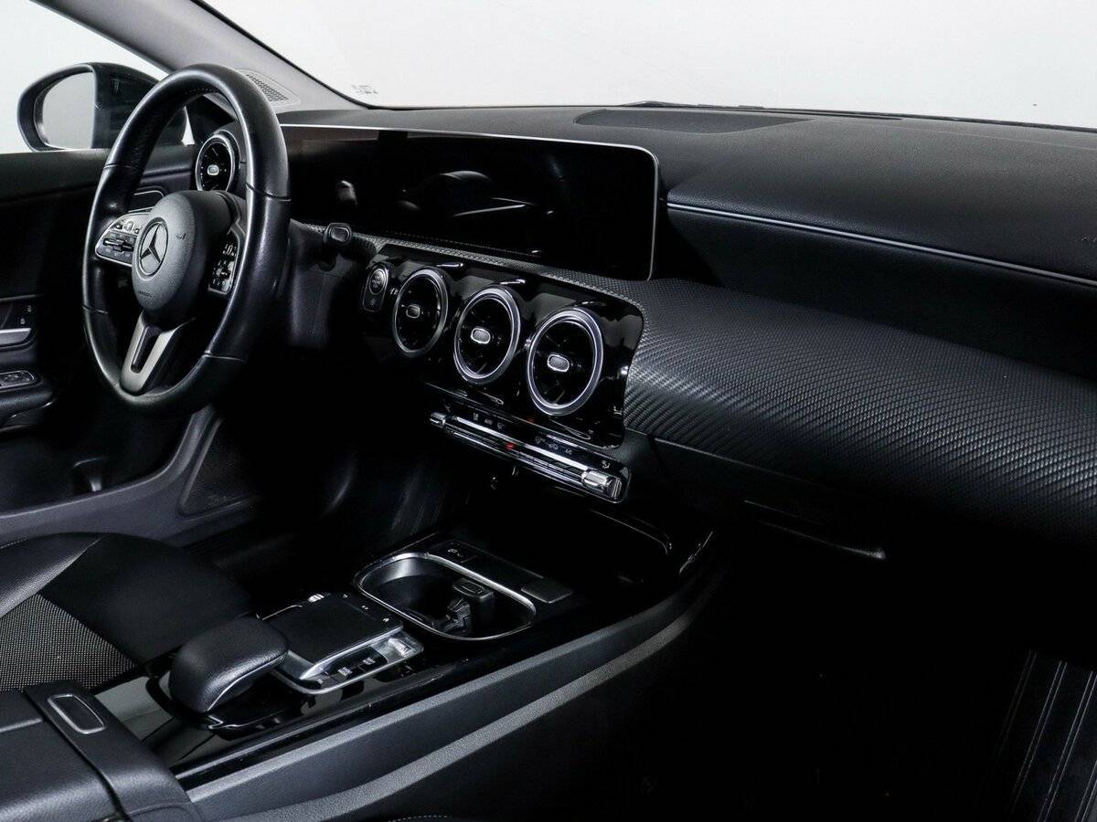 Купить Mercedes-Benz CLA 200, 2019, 112 103 км, фото №9