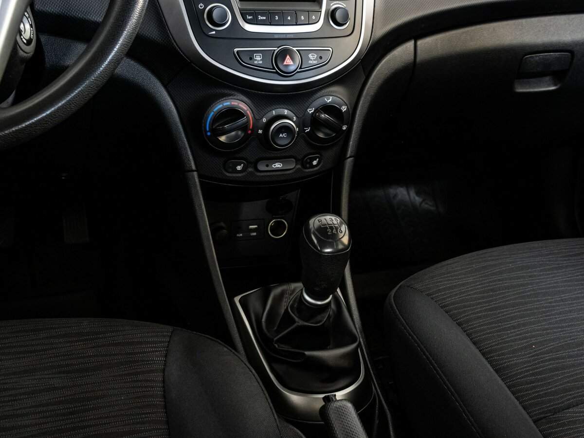 Купить Hyundai Solaris, 2015, 130 000 км, фото №10