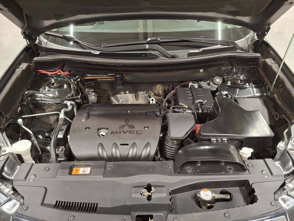 Купить Mitsubishi Outlander III Рестайлинг 2, 2016, 77 853 км, фото №9