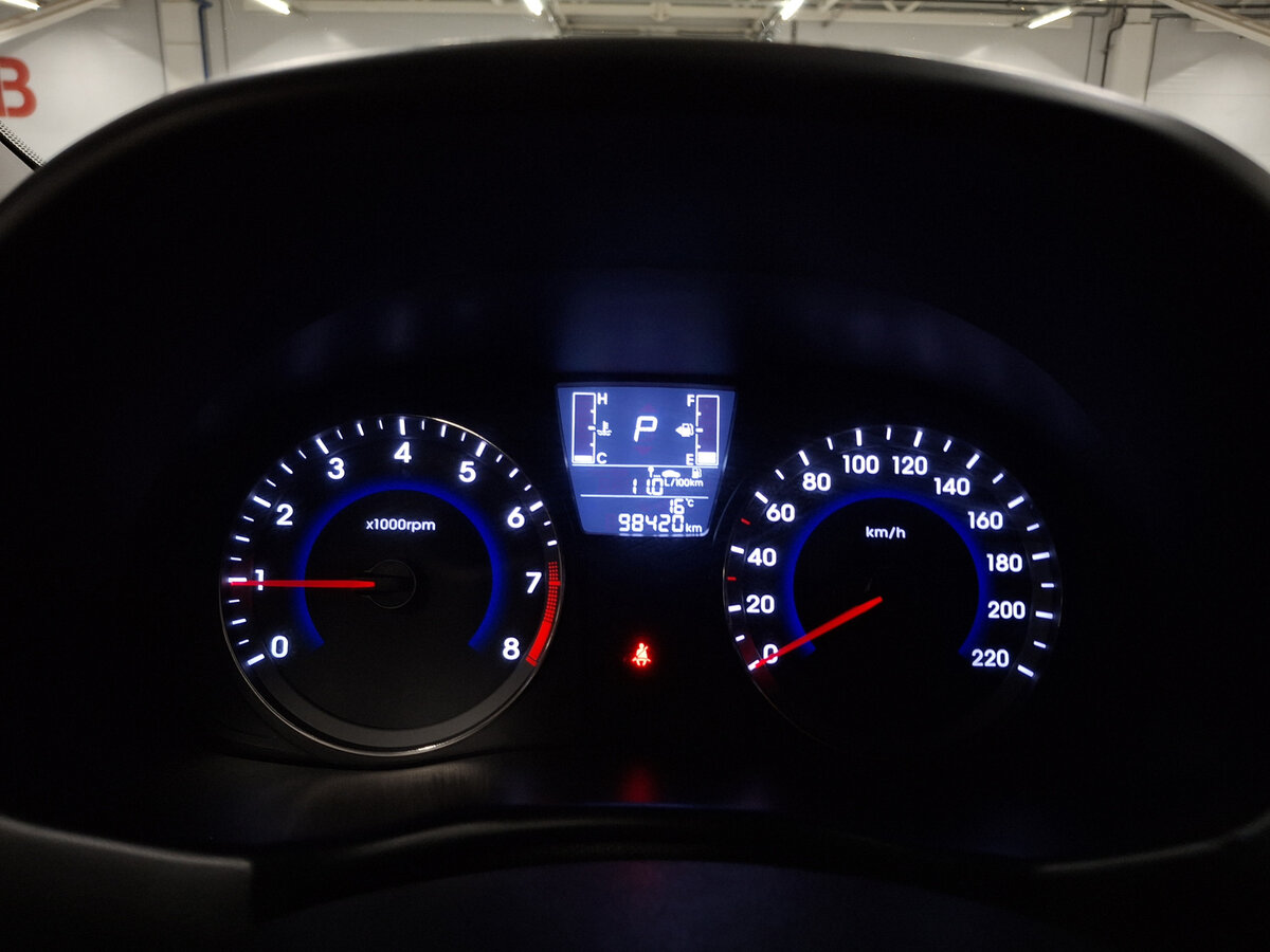 Купить Hyundai Solaris I Рестайлинг, 2015, 98 403 км, фото №13