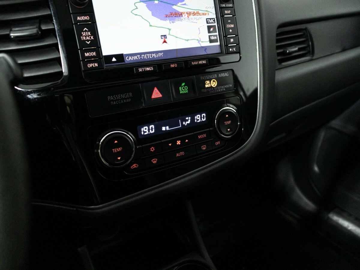 Купить Mitsubishi Outlander III Рестайлинг, 2014, 175 868 км, фото №18