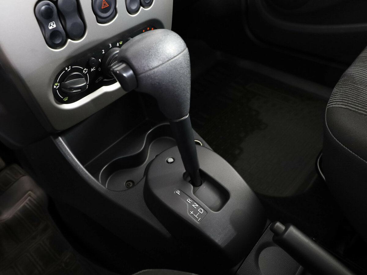 Купить Renault Logan I Рестайлинг, 2015, 96 506 км, фото №11