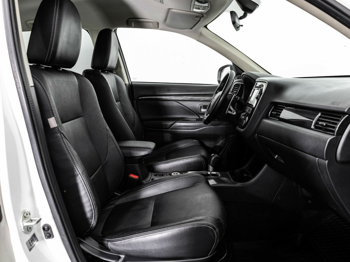 Купить Mitsubishi Outlander III Рестайлинг 2, 2016, 200 293 км, фото №15